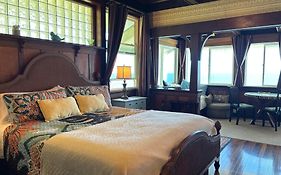 Hilo Bay Oceanfront Bed And Breakfast